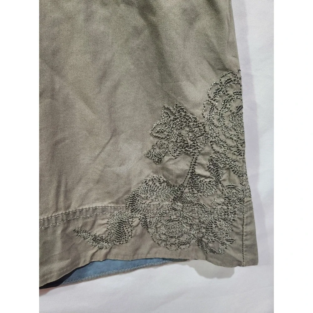 REI embroidered line